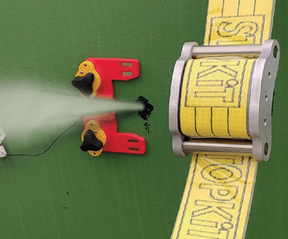 Passo 2: Coloque o STOPKiT® VESSEL e deslize-o sobre o vazamento